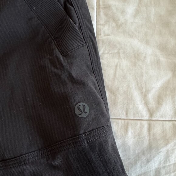 Lululemon Dance Studio Relaxed-Fit Mid-Rise Cargo Pant Black - Picture 4 of 9